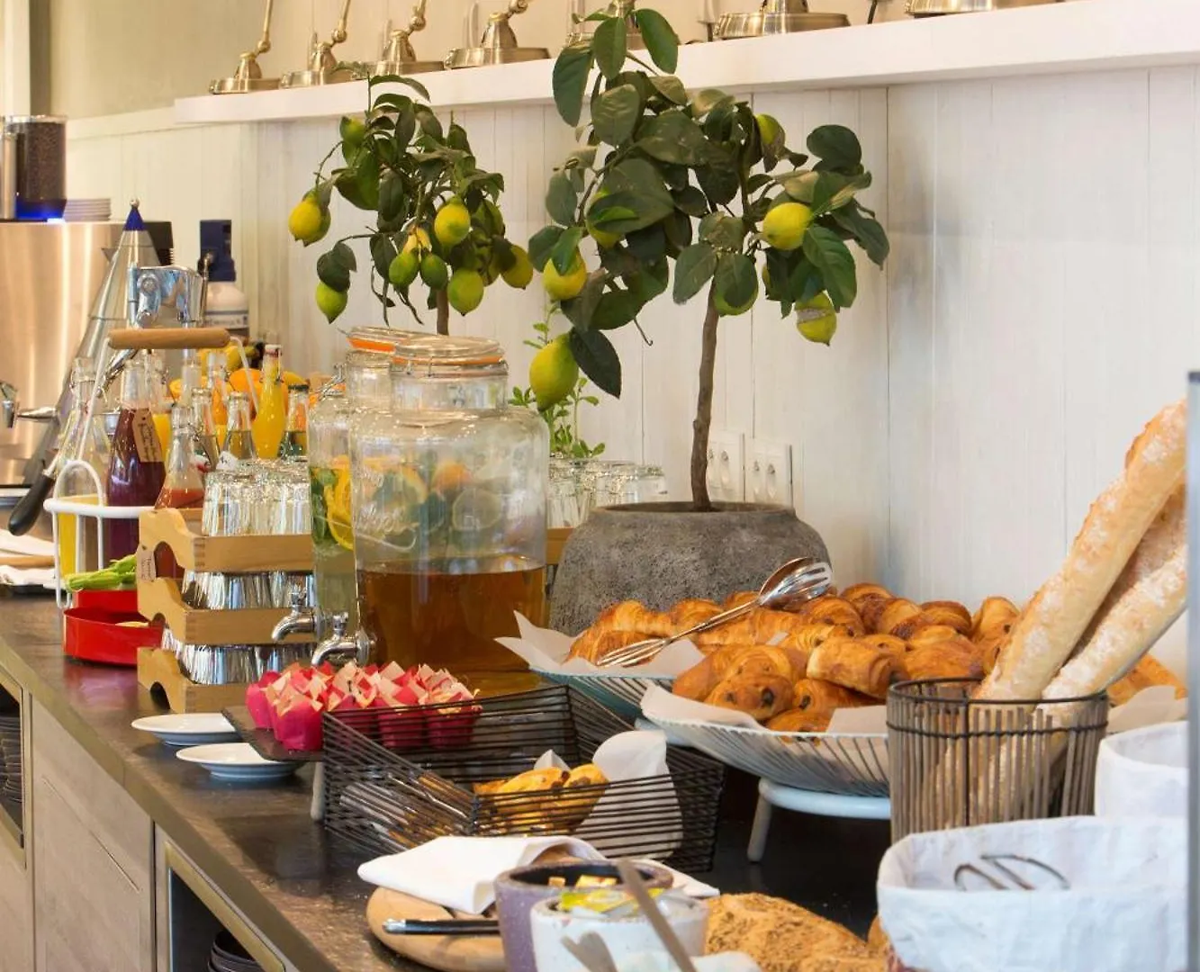Radisson Blu Hotel Nice 4*,  France