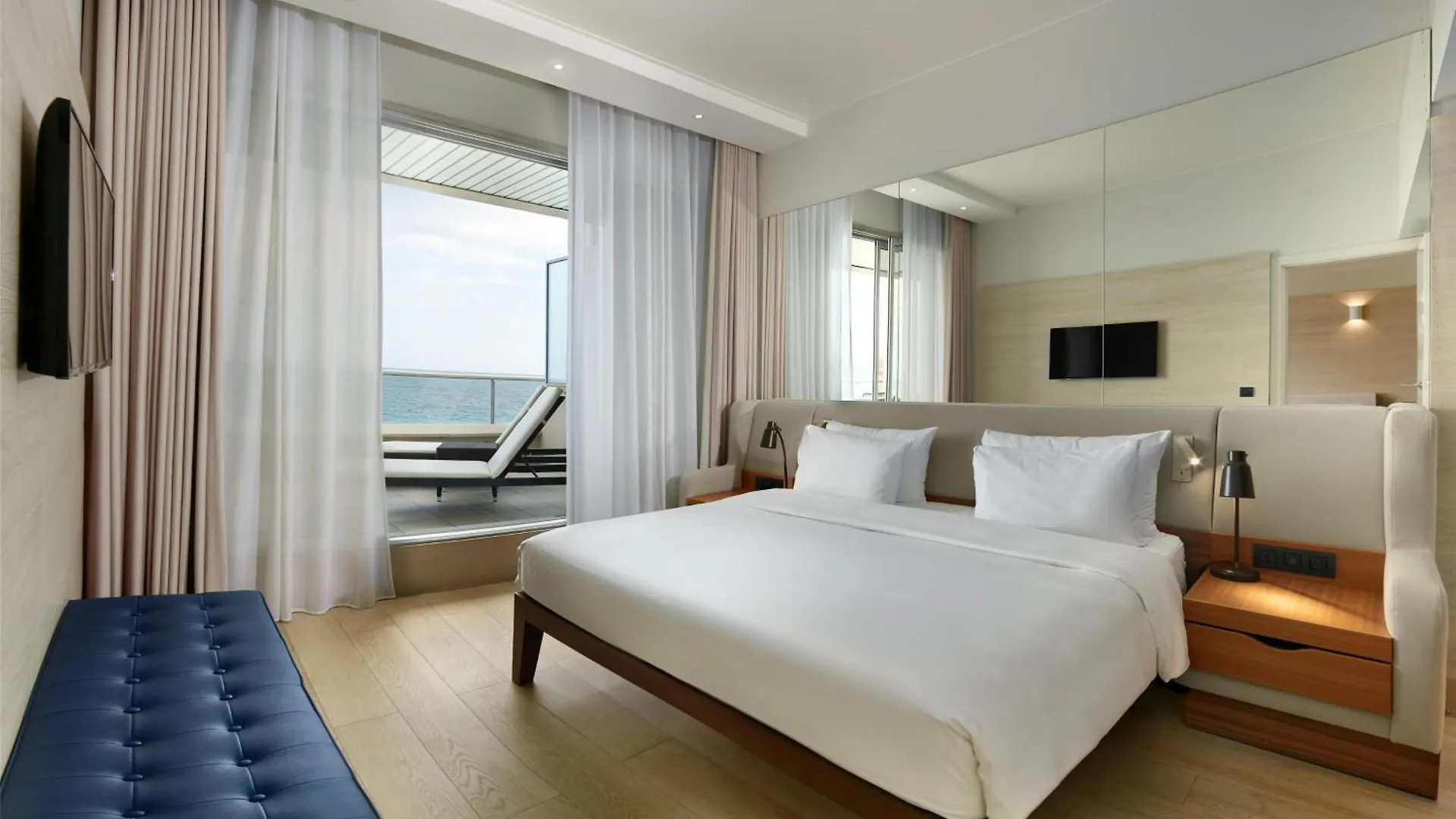 Radisson Blu Hotel Nicea 4*,  Francja
