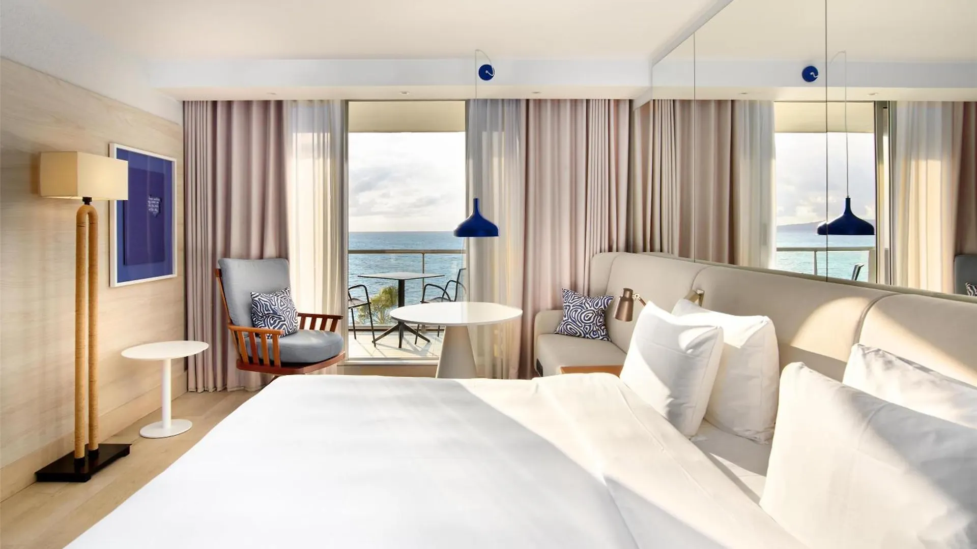 Radisson Blu Hotel Nicea 4*,