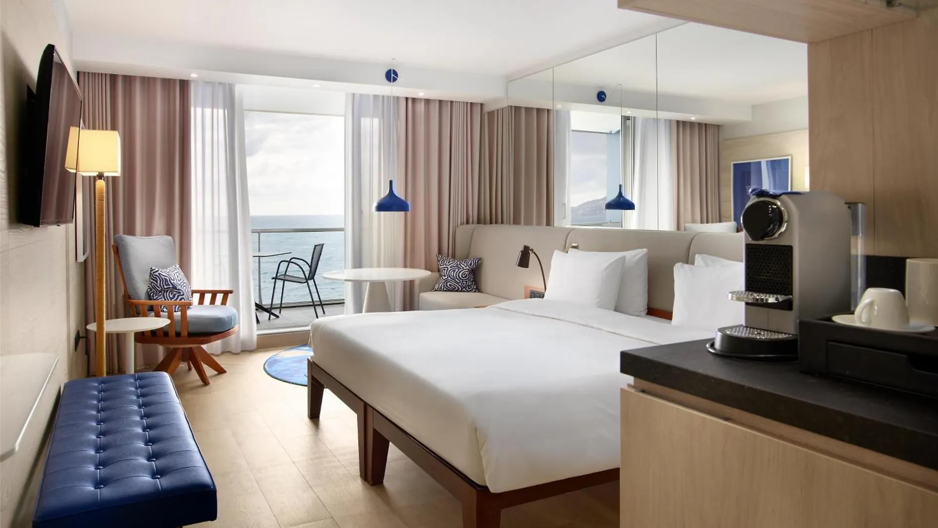 Radisson Blu Hotel Nicea 4*,  Francja