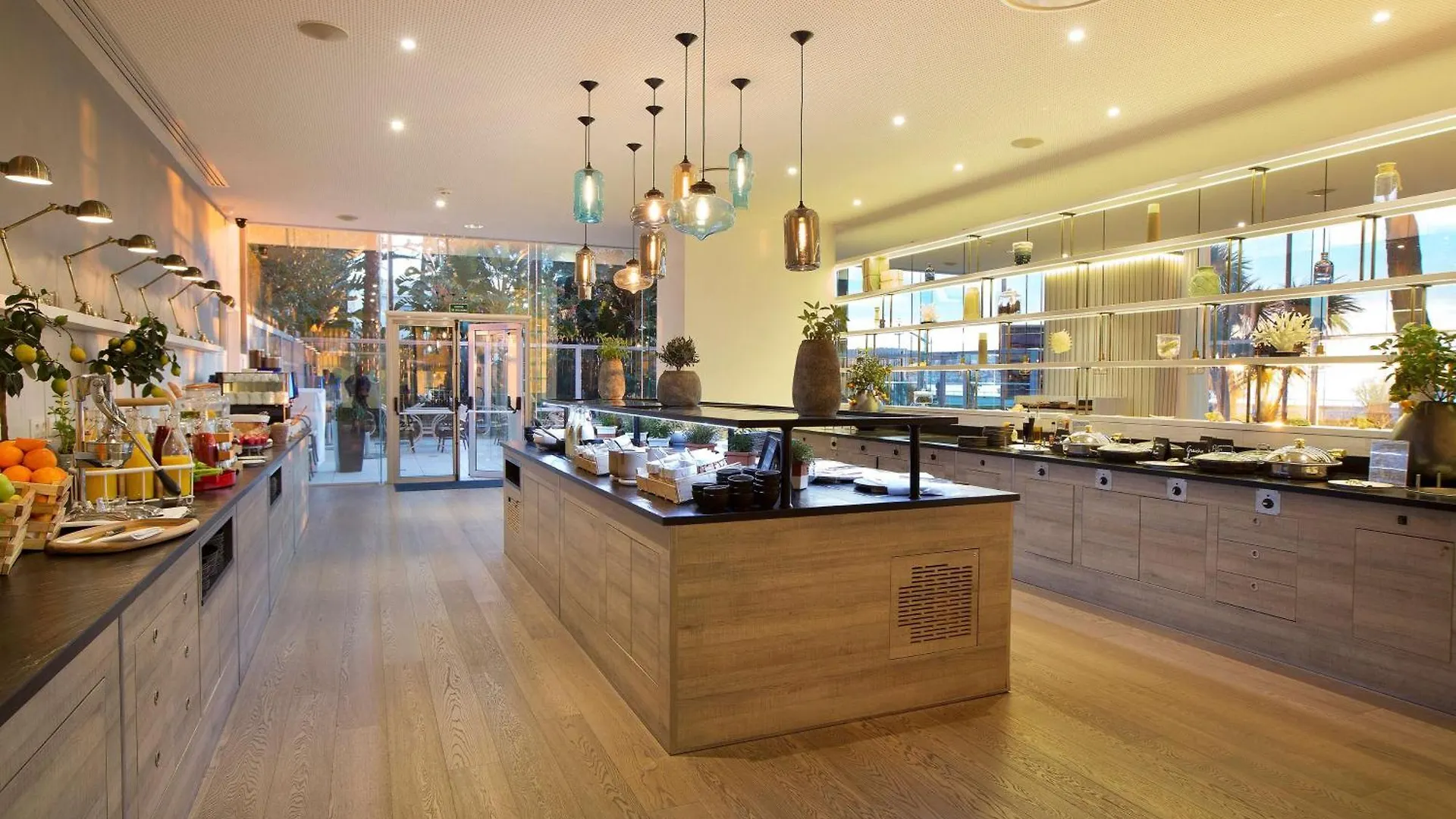 Radisson Blu Hotel Nice 4*,  France